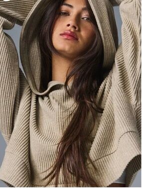 Alo Ribbed Hooded Crop Sweater in Beige